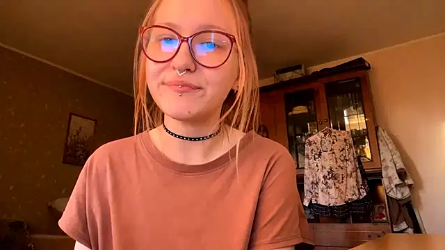 Snapshot of LaureenVielma chatting on April 2026 01:41:01 PM LaureenVielma online show from April 2026 01:41:01 PM