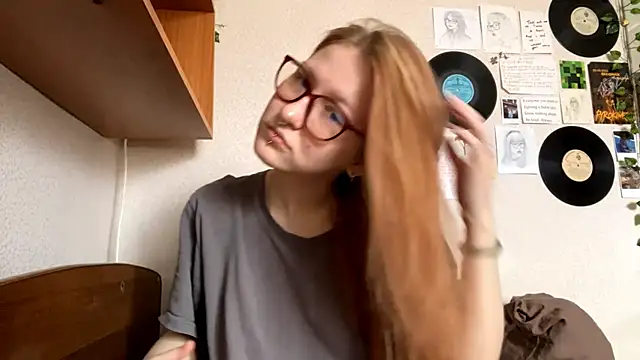 Snapshot of LaureenVielma chatting on April 2026 08:30:01 AM LaureenVielma online show from April 2026 08:30:01 AM