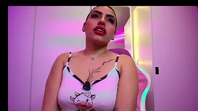 Snapshot of NaomiAmazing01 chatting on March 2026 11:43:01 PM NaomiAmazing01 online show from March 2026 11:43:01 PM