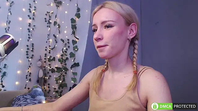 Snapshot of Mia__Jensen chatting on April 2026 11:28:01 AM Mia Jensen online show from April 2026 11:28:01 AM