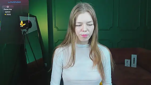  Tina Tayllor  online show from April 2026 02:34:01 PM