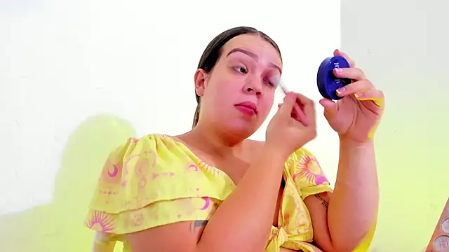 Emely pregnantt online show from February 2026 12:22:02 PM