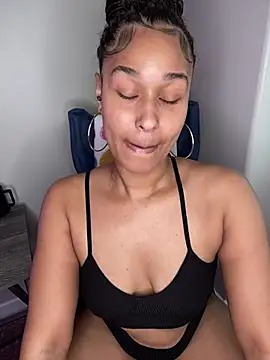 Snapshot of Jamalyce chatting on March 2026 04:55:01 PM Jamalyce online show from March 2026 04:55:01 PM