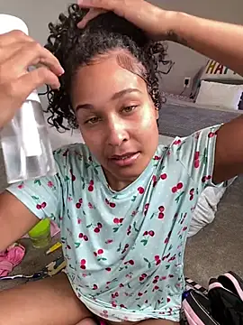 Snapshot of Jamalyce chatting on April 2026 04:29:01 PM Jamalyce online show from April 2026 04:29:01 PM