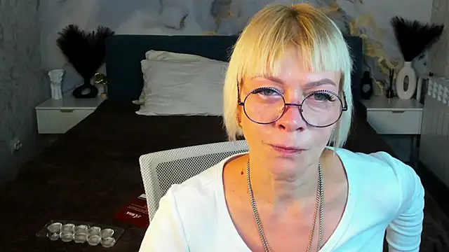Snapshot of Ann_Annise chatting on July 2026 12:39:01 AM Ann Annise online show from July 2026 12:39:01 AM