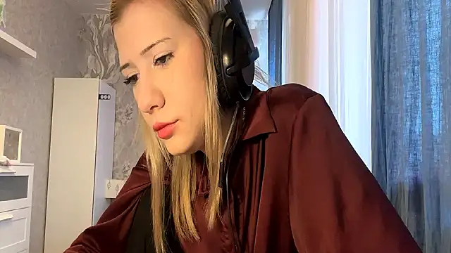 LadyFoxLove online show from February 2026 11:31:02 AM