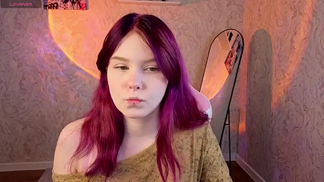 Julia Anis online show from April 2026 01:00:02 AM