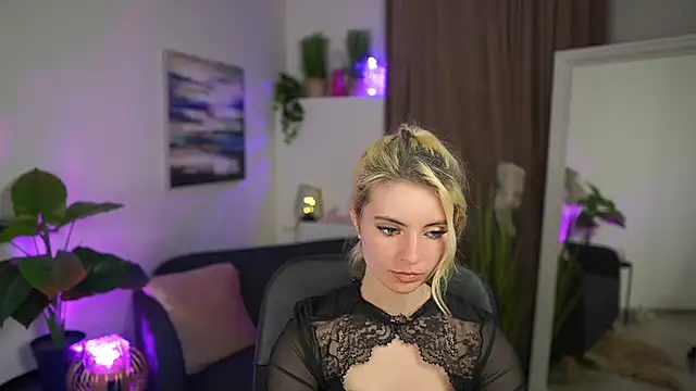 Snapshot of Jetpearl chatting on April 2026 08:17:01 PM Jetpearl online show from April 2026 08:17:01 PM