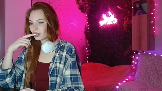 Snapshot of kelly_love_222 chatting on April 2026 11:35:02 PM kelly love 222 online show from April 2026 11:35:02 PM