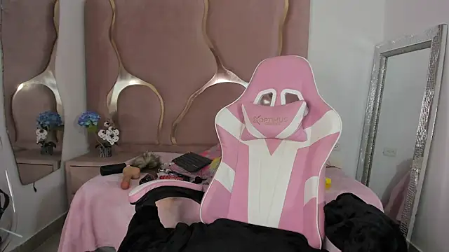 Aisha violeht online show from March 2026 12:42:01 PM