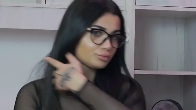 Snapshot of MayaMadison chatting on February 2026 09:29:01 PM MayaMadison online show from February 2026 09:29:01 PM