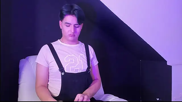 noahWolff  online show from February 2026 09:19:02 PM