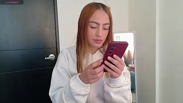 Snapshot of PaulaSantanaOf chatting on March 2026 06:12:01 PM PaulaSantanaOf online show from March 2026 06:12:01 PM