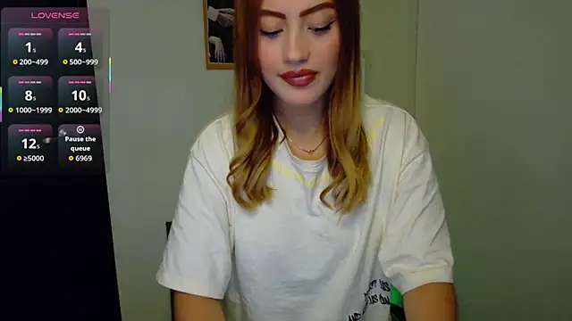 Snapshot of PaulaSantanaOf chatting on April 2026 01:21:01 AM PaulaSantanaOf online show from April 2026 01:21:01 AM