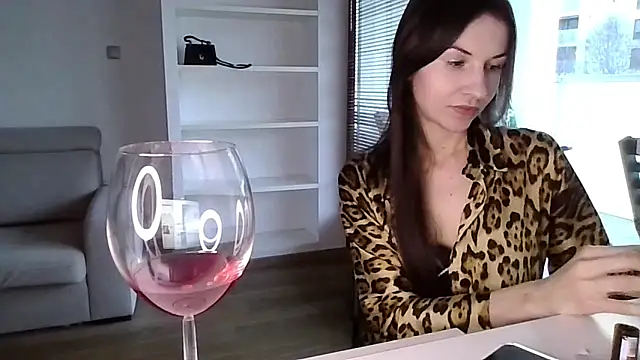 JuliaLovely online show from March 2026 04:50:02 PM