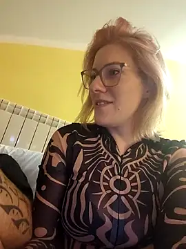 Snapshot of PolomaAndBobo chatting on March 2026 10:03:01 PM PolomaAndBobo online show from March 2026 10:03:01 PM