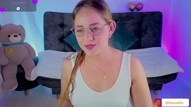 Snapshot of DannaCouper_ chatting on April 2026 06:56:02 PM DannaCouper online show from April 2026 06:56:02 PM