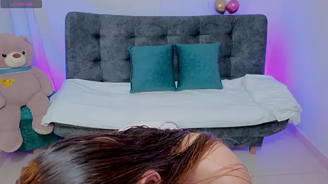 Snapshot of DannaCouper_ chatting on April 2026 11:13:01 AM DannaCouper online show from April 2026 11:13:01 AM