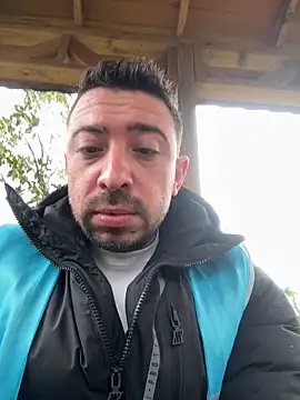 Snapshot of hessds34 chatting on April 2026 09:01:01 AM hessds34 online show from April 2026 09:01:01 AM