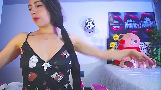 Snapshot of lika_little0 chatting on May 2026 11:45:01 PM lika little0 online show from May 2026 11:45:01 PM