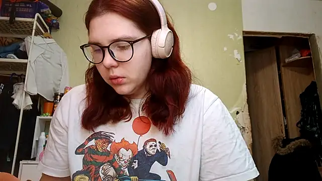 Snapshot of VannessaDillenbeck chatting on February 2026 08:30:02 AM VannessaDillenbeck online show from February 2026 08:30:02 AM