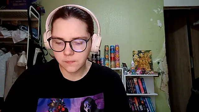 Snapshot of VannessaDillenbeck chatting on March 2026 07:15:01 AM VannessaDillenbeck online show from March 2026 07:15:01 AM