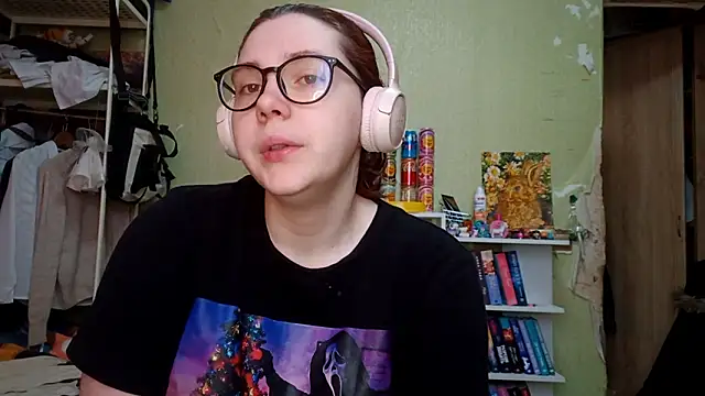 Snapshot of VannessaDillenbeck chatting on March 2026 06:41:02 AM VannessaDillenbeck online show from March 2026 06:41:02 AM