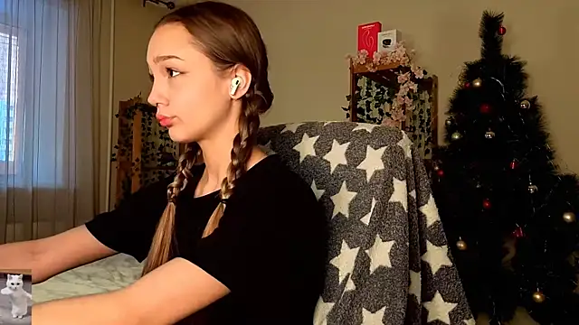 HoneyComfy online show from February 2026 11:04:01 AM