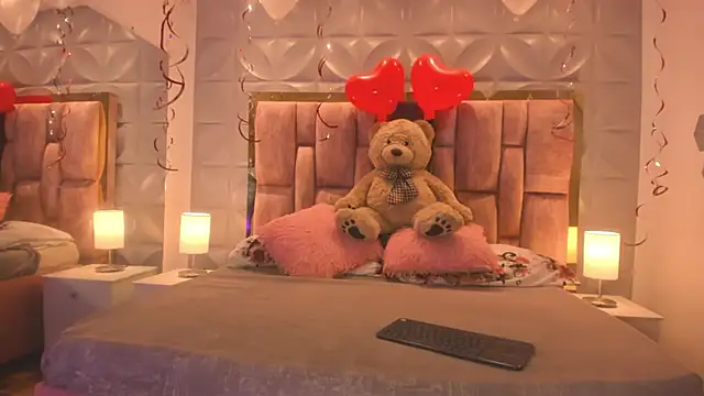 Paris Velvet online show from February 2026 11:12:02 PM