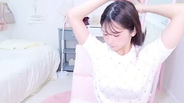 Snapshot of _MIYUnya chatting on April 2026 12:57:02 AM MIYUnya online show from April 2026 12:57:02 AM