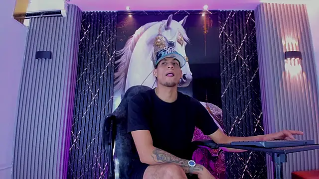 Snapshot of the_knights_of_the_night chatting on March 2026 02:15:01 AM the knights of the night online show from March 2026 02:15:01 AM