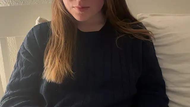 Lucyschickt online show from March 2026 06:03:01 PM