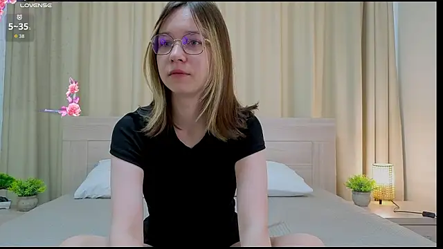 alorenna online show from February 2026 06:19:02 AM