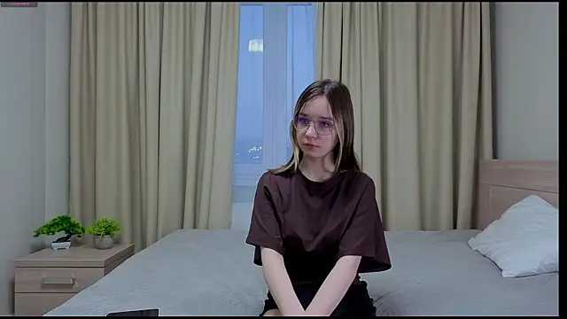 Snapshot of alorenna chatting on March 2026 03:15:02 PM alorenna online show from March 2026 03:15:02 PM