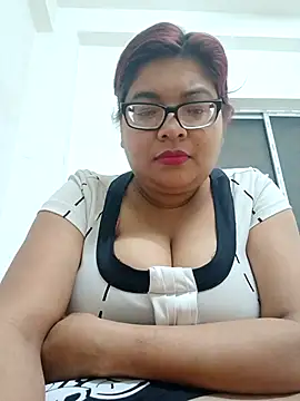 Elie Hallway online show from February 2026 06:48:01 PM