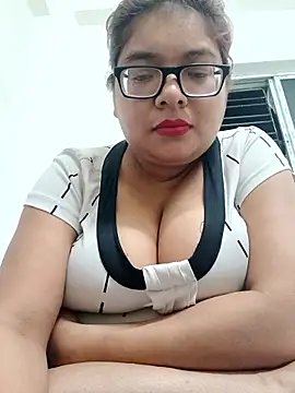 Snapshot of Elie_Hallway chatting on April 2026 07:11:01 PM Elie Hallway online show from April 2026 07:11:01 PM