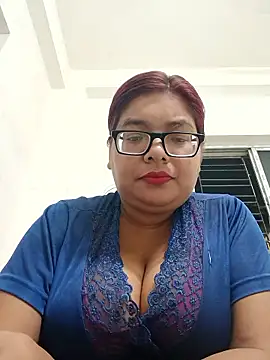 Snapshot of Elie_Hallway chatting on June 2026 06:00:02 PM Elie Hallway online show from June 2026 06:00:02 PM