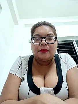 Elie Hallway online show from July 2026 06:07:02 PM