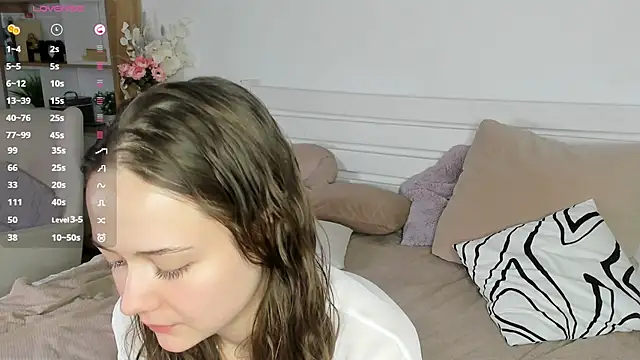 Snapshot of MalvinaTrafford chatting on April 2026 09:48:02 PM MalvinaTrafford online show from April 2026 09:48:02 PM