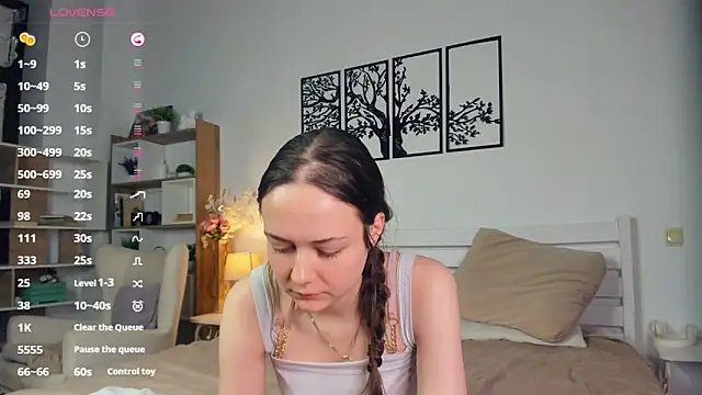 Snapshot of MalvinaTrafford chatting on April 2026 08:57:01 PM MalvinaTrafford online show from April 2026 08:57:01 PM