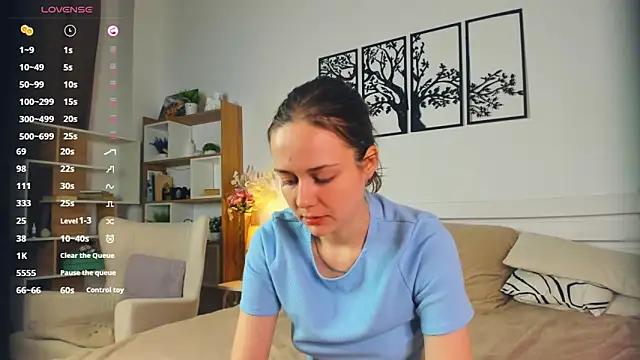 Snapshot of MalvinaTrafford chatting on April 2026 06:43:01 PM MalvinaTrafford online show from April 2026 06:43:01 PM