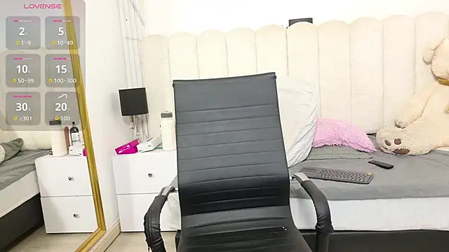 Abi dolll online show from February 2026 12:46:01 PM