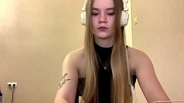 AgnesShy  online show from March 2026 07:36:01 AM