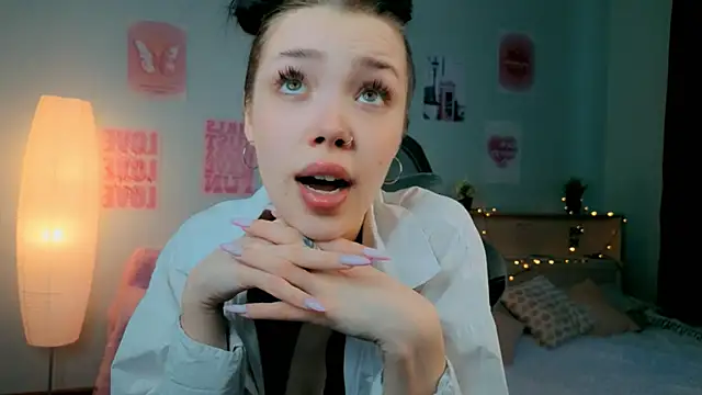 Snapshot of Vexnexe chatting on February 2026 06:40:02 AM Vexnexe online show from February 2026 06:40:02 AM