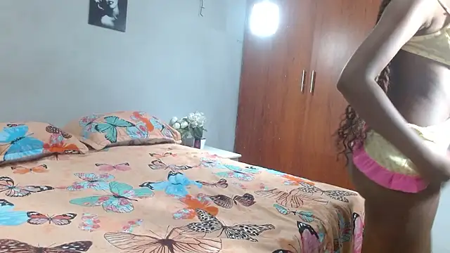 Snapshot of arianna_rossi11 chatting on February 2026 12:00:01 PM arianna rossi11 online show from February 2026 12:00:01 PM