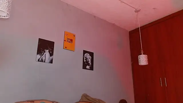 Snapshot of arianna_rossi11 chatting on April 2026 11:53:01 AM arianna rossi11 online show from April 2026 11:53:01 AM