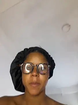 Snapshot of LIA_PARKERR chatting on March 2026 01:39:01 PM LIA PARKERR online show from March 2026 01:39:01 PM