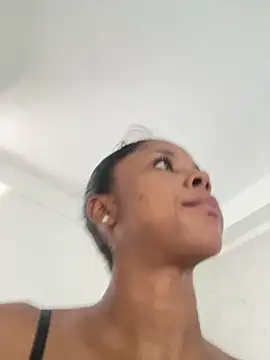 Snapshot of LIA_PARKERR chatting on April 2026 09:59:02 PM LIA PARKERR online show from April 2026 09:59:02 PM