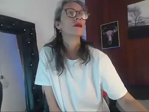 laurasofia45 online show from February 2026 07:37:01 AM