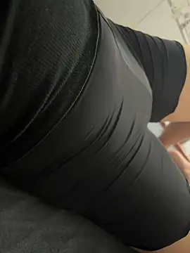 Snapshot of kimoanh102 chatting on April 2026 12:37:02 AM kimoanh102 online show from April 2026 12:37:02 AM